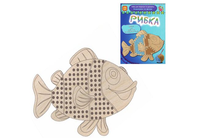 Вышивка на фанере «Рыбка»