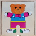 Игра «Поменяй одежду Медвежонку» Игра «Поменяй одежду Медвежонку»