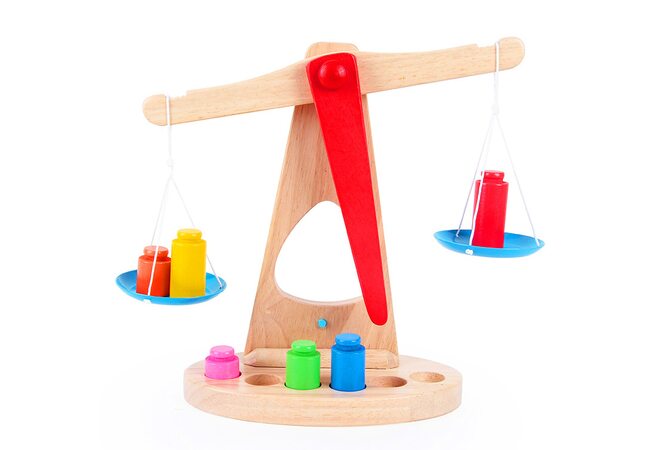 Весы с гирьками