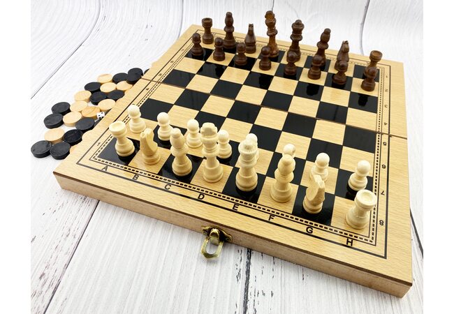 Шахматы, шашки, нарды с деревянными фигурами