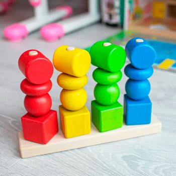 Пирамидка «Геометрия» (цветная)