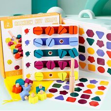 Развиваем моторику (болтики)