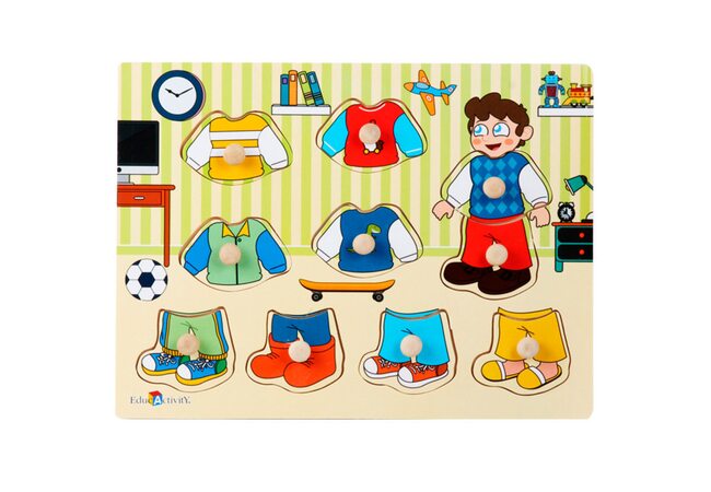 Поміняй одяг Тому.