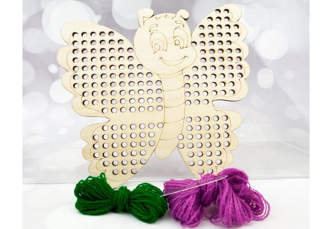 Вишивка на фанері «Метелик»