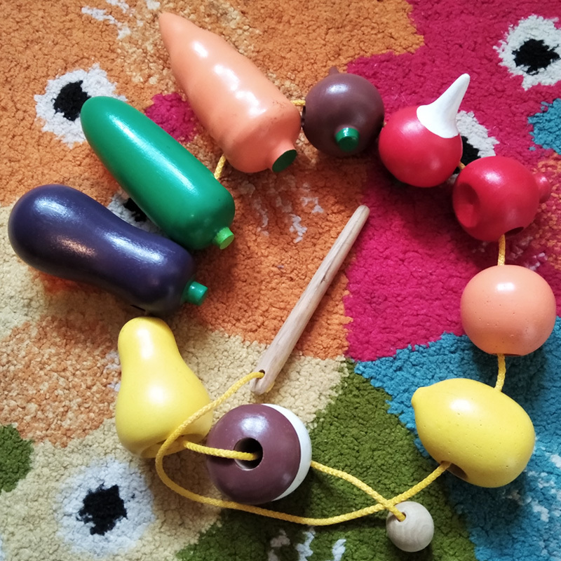 Фото 1. Шнуровка овощи-фрукты